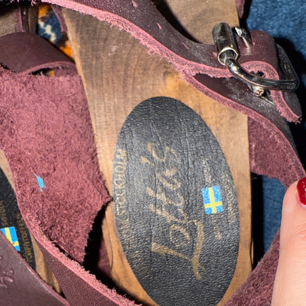 Like New Lotta from Stockholm Stylish Burgundy Leather Mary Jane Style Clogs - Picture 5 of 6